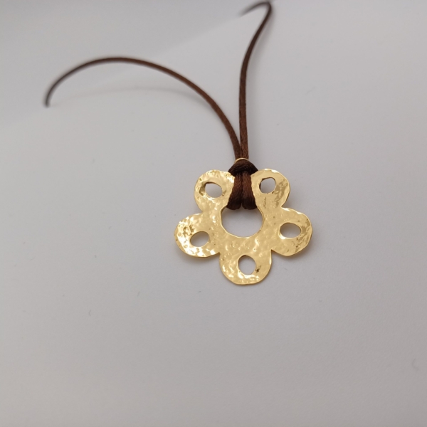 Pendentif Fleur martelée